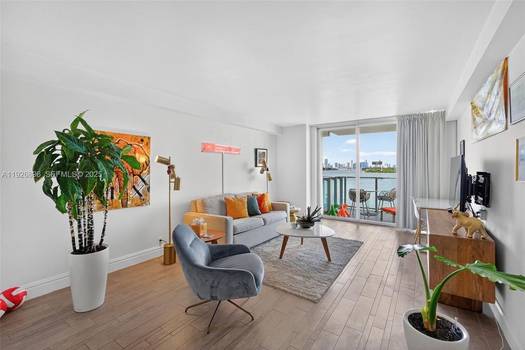 En Venta: $490,000 (1 camas, 1 baños, 694 Pies cuadrados)