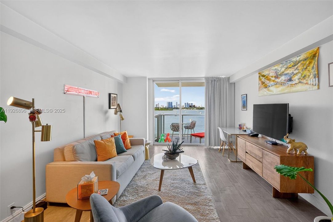 En Venta: $490,000 (1 camas, 1 baños, 694 Pies cuadrados)