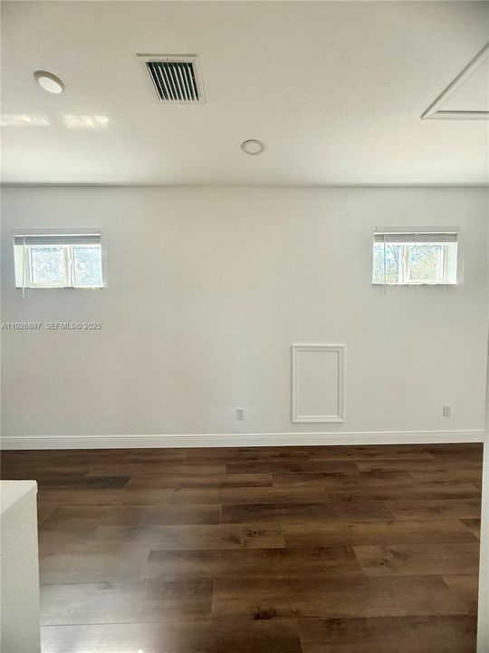 En Venta: $300,000 (3 camas, 2 baños, 1781 Pies cuadrados)