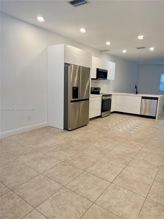 En Venta: $300,000 (3 camas, 2 baños, 1781 Pies cuadrados)