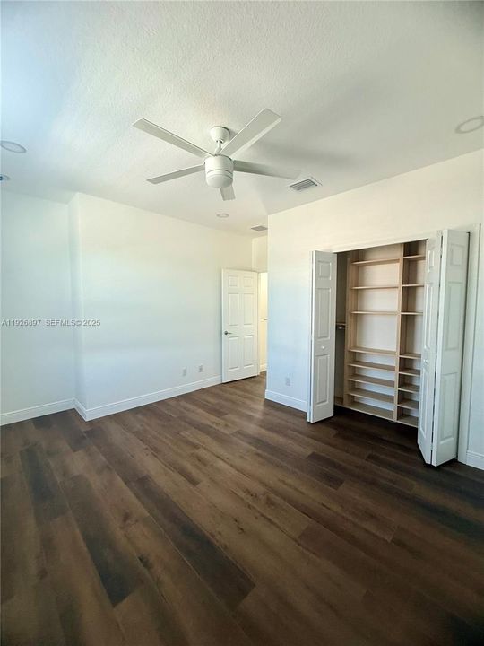 En Venta: $300,000 (3 camas, 2 baños, 1781 Pies cuadrados)