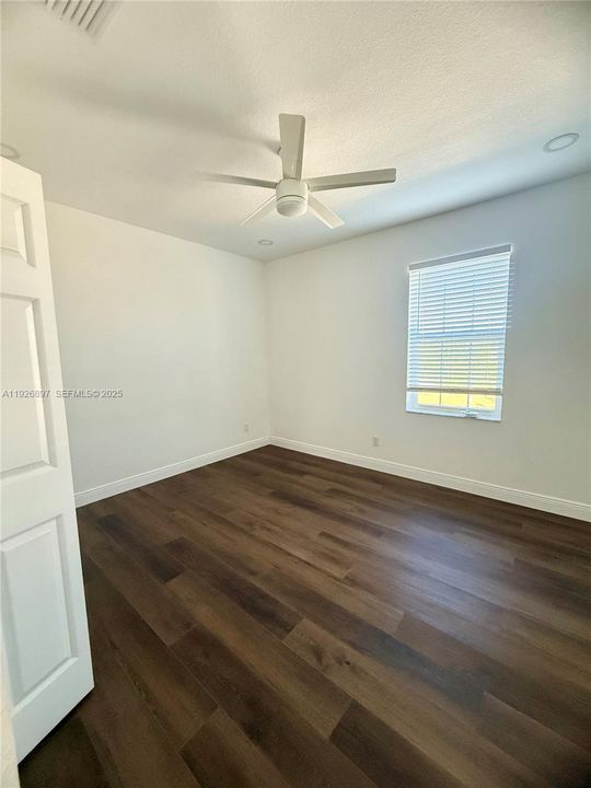 En Venta: $300,000 (3 camas, 2 baños, 1781 Pies cuadrados)