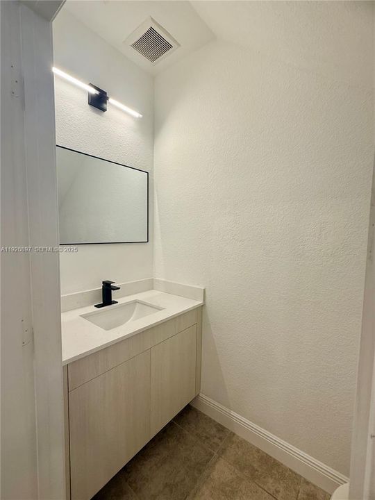 En Venta: $300,000 (3 camas, 2 baños, 1781 Pies cuadrados)