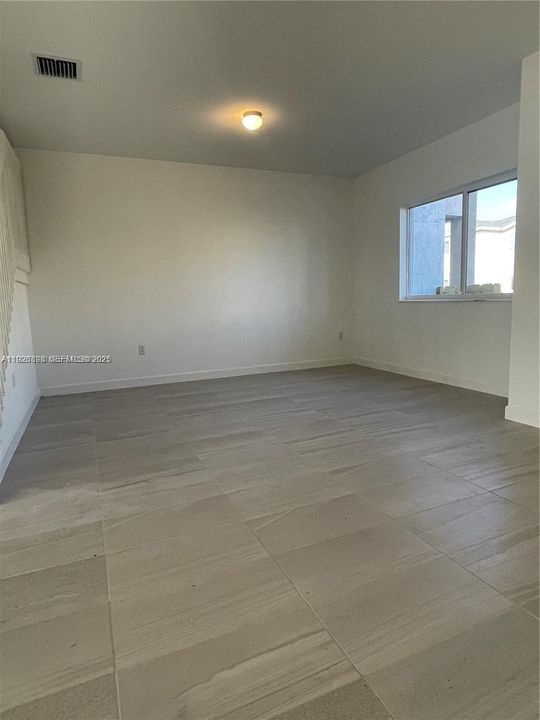For Rent: $2,400 (3 beds, 2 baths, 1464 Square Feet)