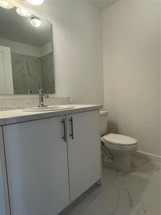 For Rent: $2,400 (3 beds, 2 baths, 1464 Square Feet)