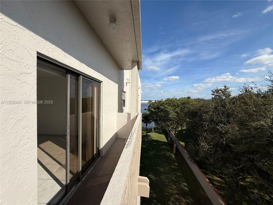 В аренду: $2,275 (2 спален, 2 ванн, 970 Квадратных фут)