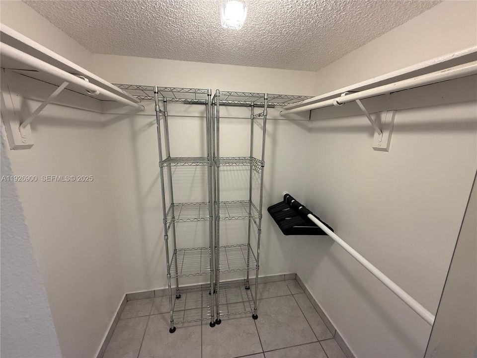 В аренду: $2,275 (2 спален, 2 ванн, 970 Квадратных фут)