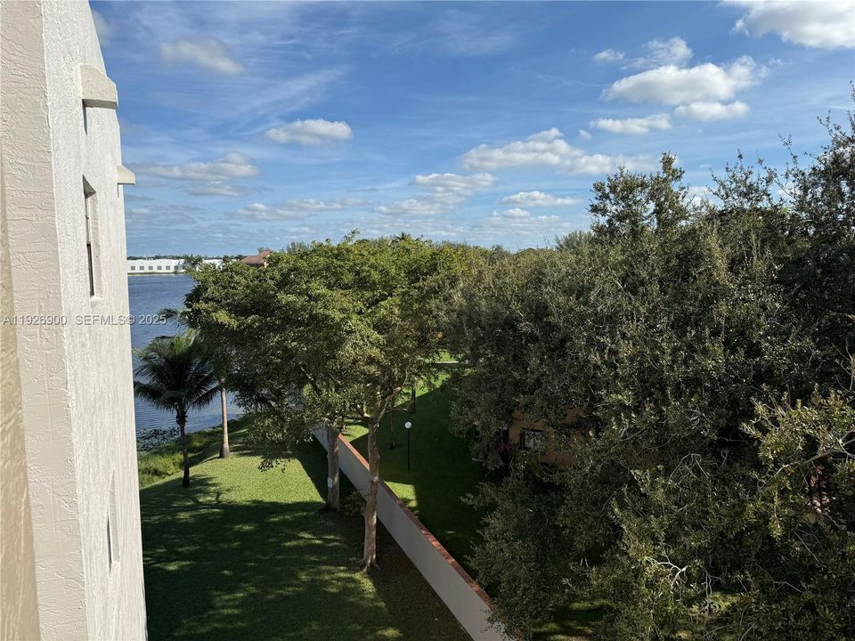 В аренду: $2,275 (2 спален, 2 ванн, 970 Квадратных фут)