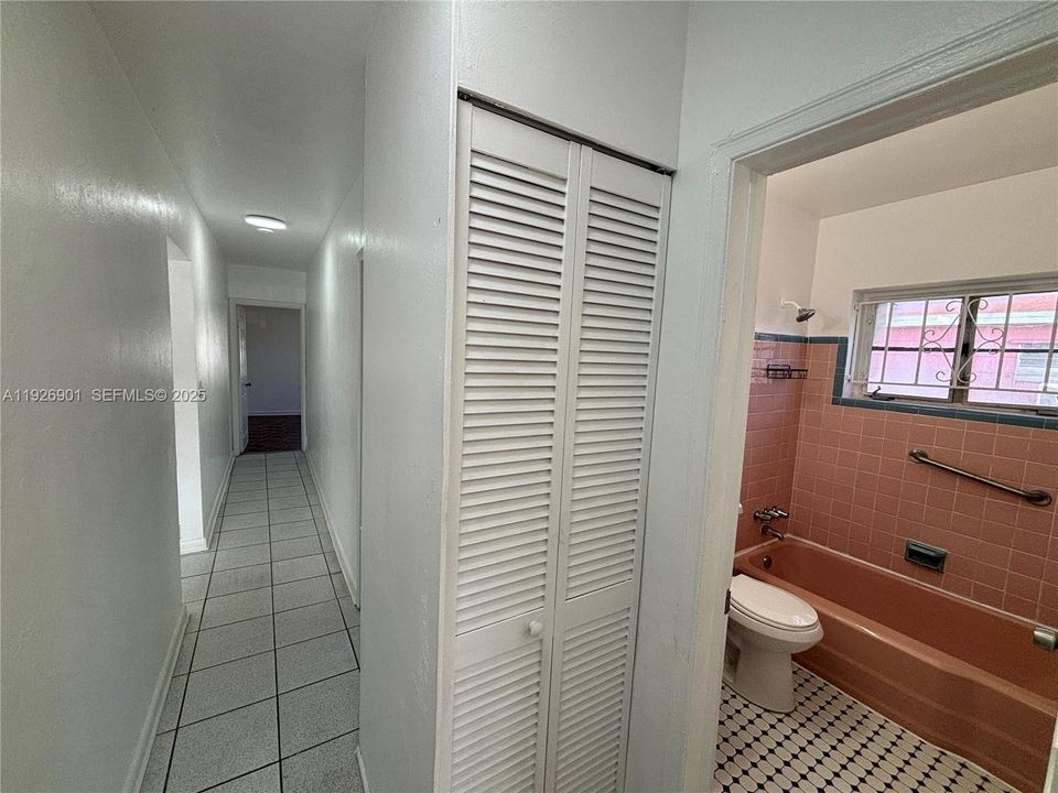 В аренду: $2,700 (3 спален, 1 ванн, 1059 Квадратных фут)