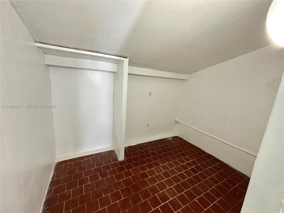 В аренду: $2,700 (3 спален, 1 ванн, 1059 Квадратных фут)