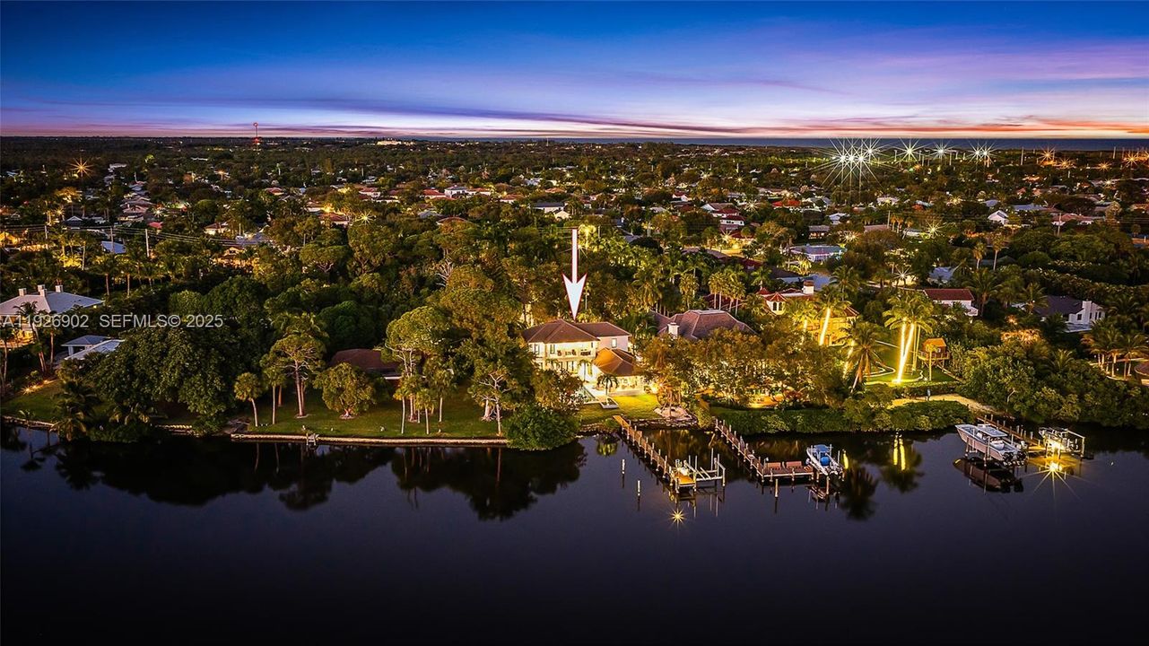 En Venta: $13,500,000 (6 camas, 5 baños, 5600 Pies cuadrados)