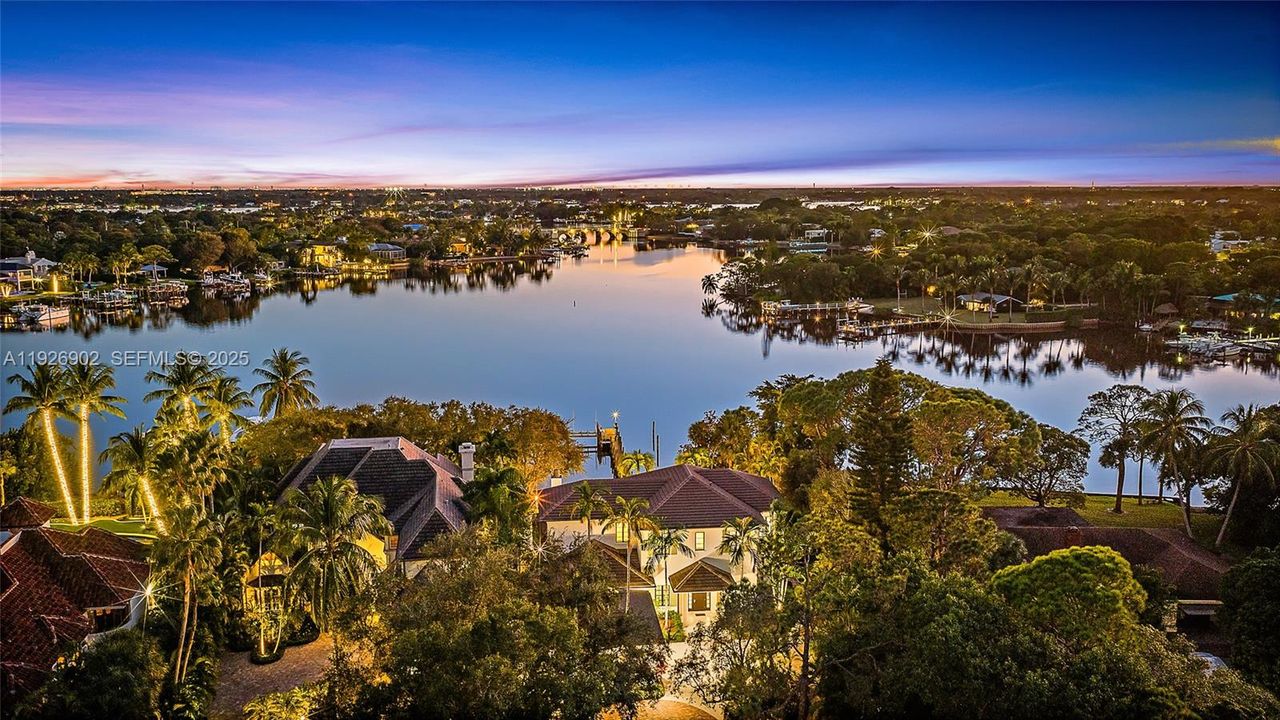 En Venta: $13,500,000 (6 camas, 5 baños, 5600 Pies cuadrados)