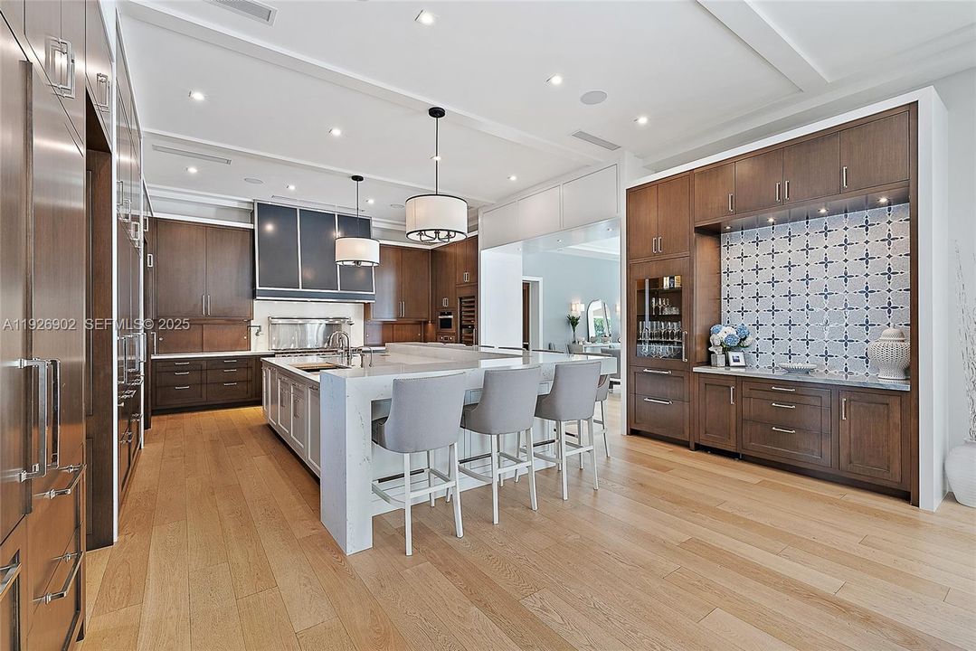 En Venta: $13,500,000 (6 camas, 5 baños, 5600 Pies cuadrados)