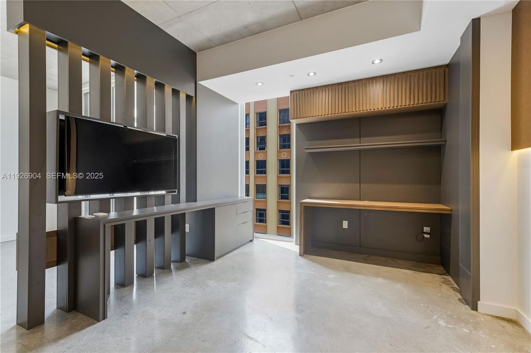 待售: $379,000 (1 贝兹, 1 浴室, 526 平方英尺)