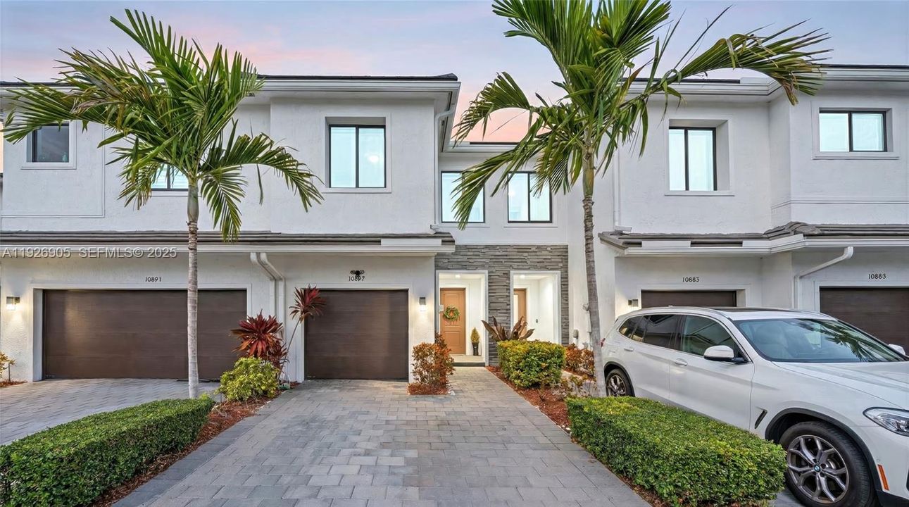 For Sale: $449,000 (3 beds, 2 baths, 1530 Square Feet)