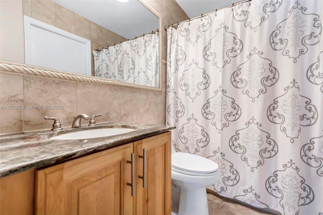 待售: $750,000 (3 贝兹, 2 浴室, 1690 平方英尺)