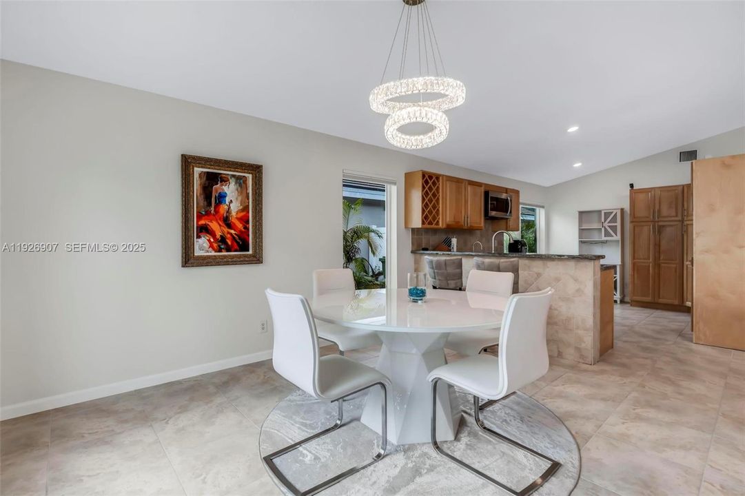 待售: $750,000 (3 贝兹, 2 浴室, 1690 平方英尺)