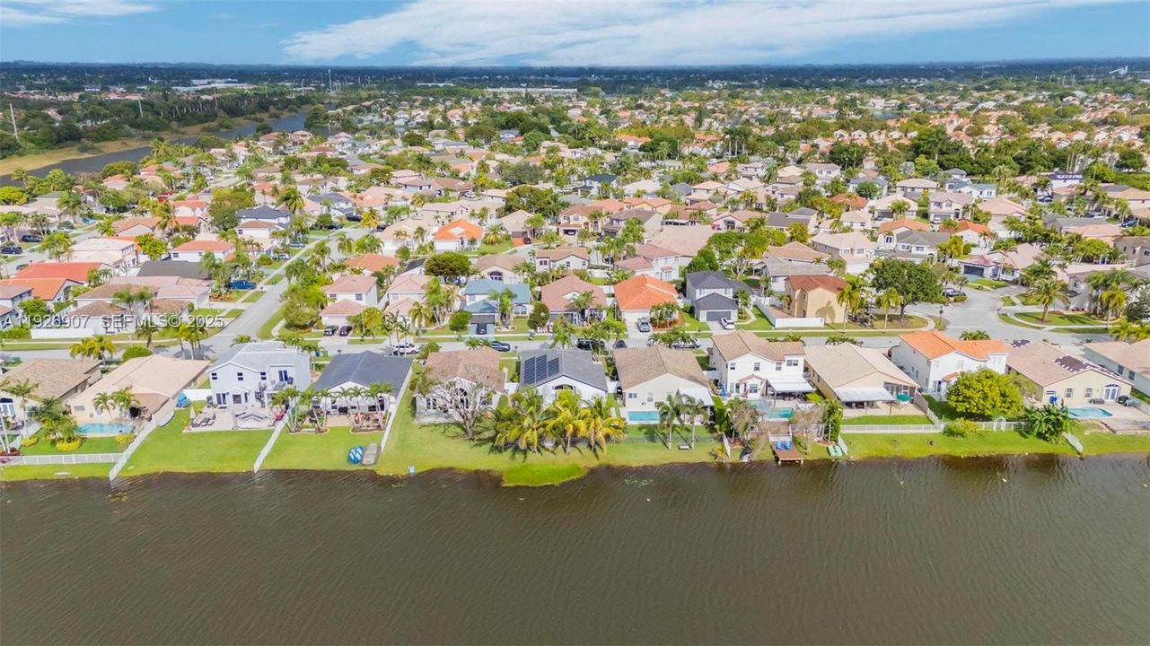 待售: $750,000 (3 贝兹, 2 浴室, 1690 平方英尺)