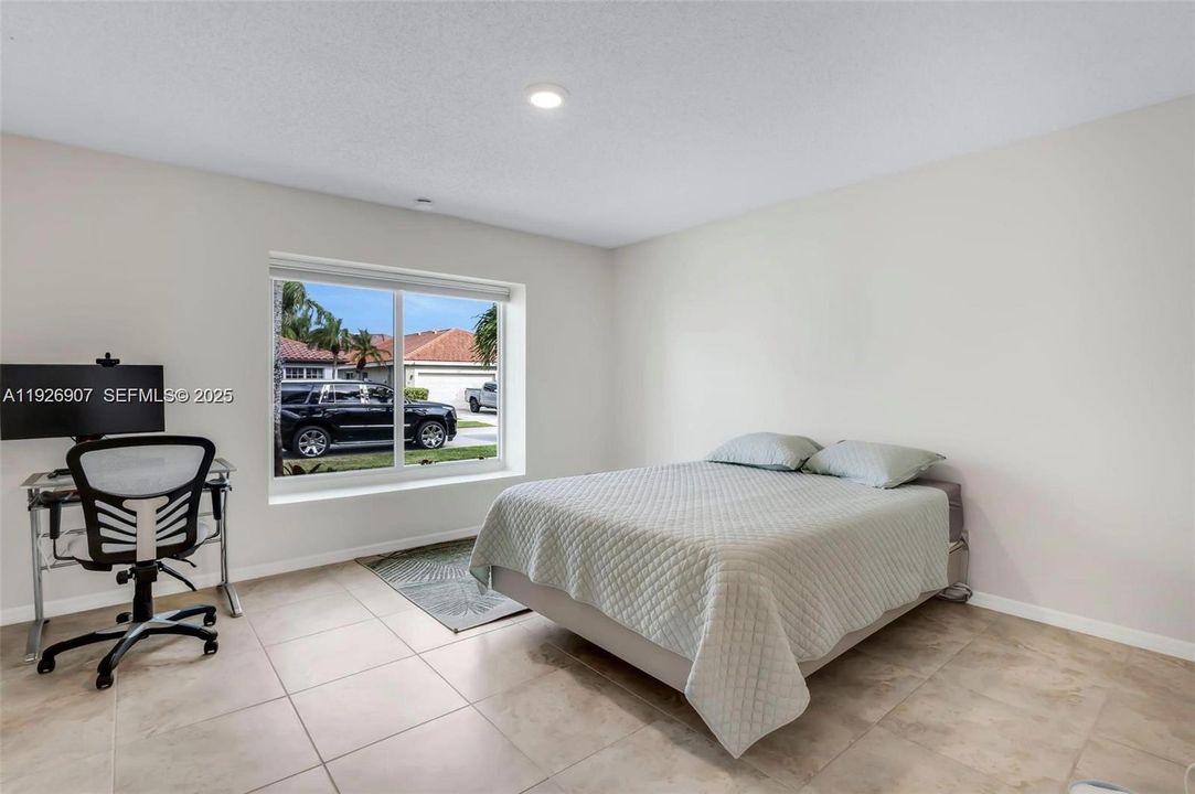 待售: $750,000 (3 贝兹, 2 浴室, 1690 平方英尺)