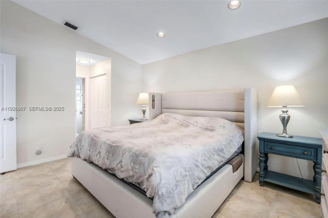 待售: $750,000 (3 贝兹, 2 浴室, 1690 平方英尺)