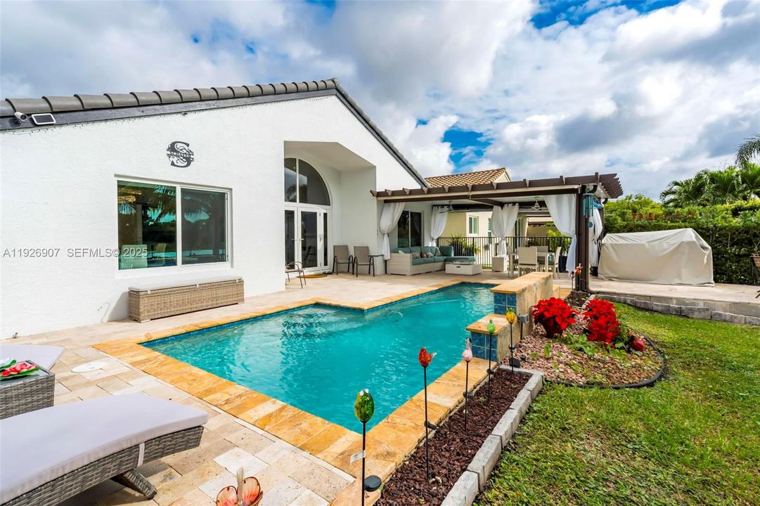 待售: $750,000 (3 贝兹, 2 浴室, 1690 平方英尺)