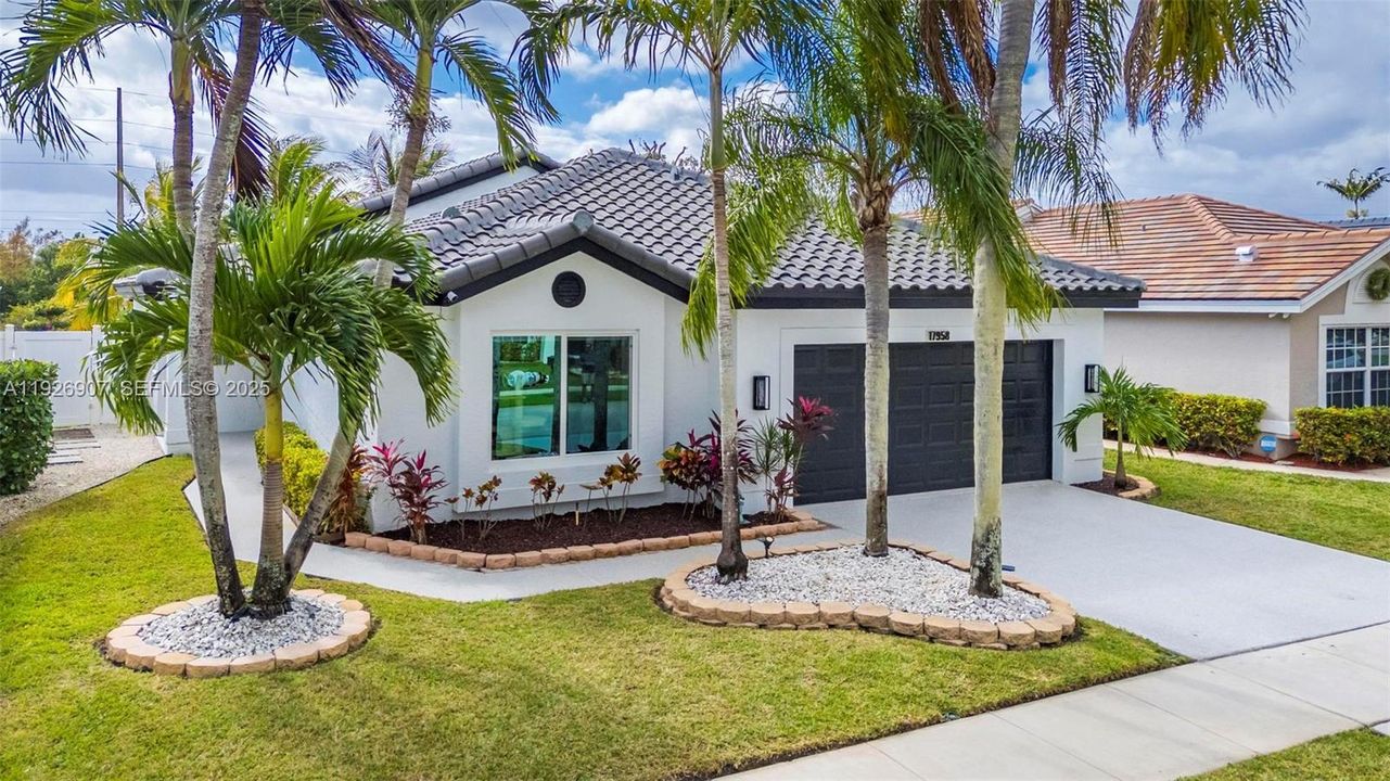 待售: $750,000 (3 贝兹, 2 浴室, 1690 平方英尺)