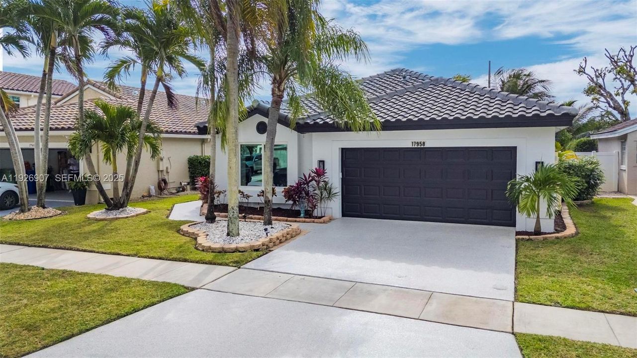 待售: $750,000 (3 贝兹, 2 浴室, 1690 平方英尺)