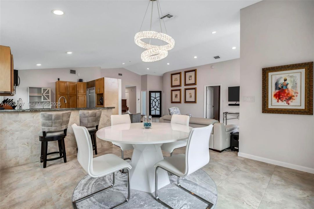 待售: $750,000 (3 贝兹, 2 浴室, 1690 平方英尺)