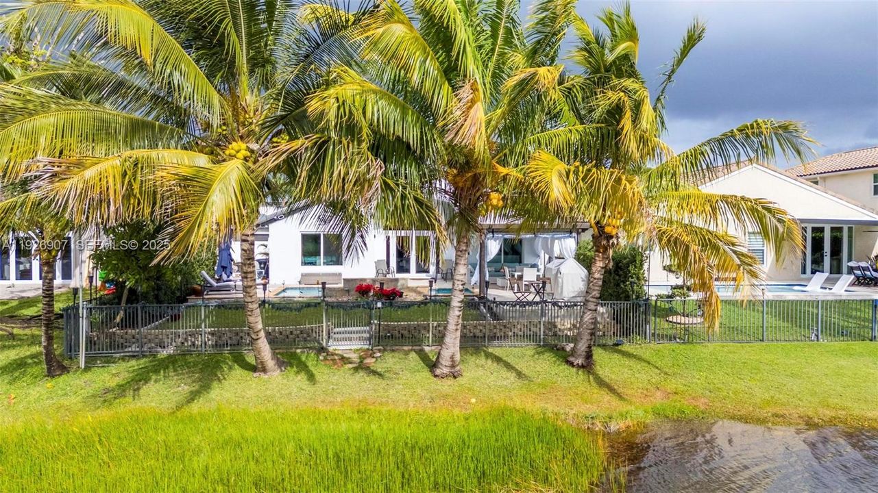 待售: $750,000 (3 贝兹, 2 浴室, 1690 平方英尺)