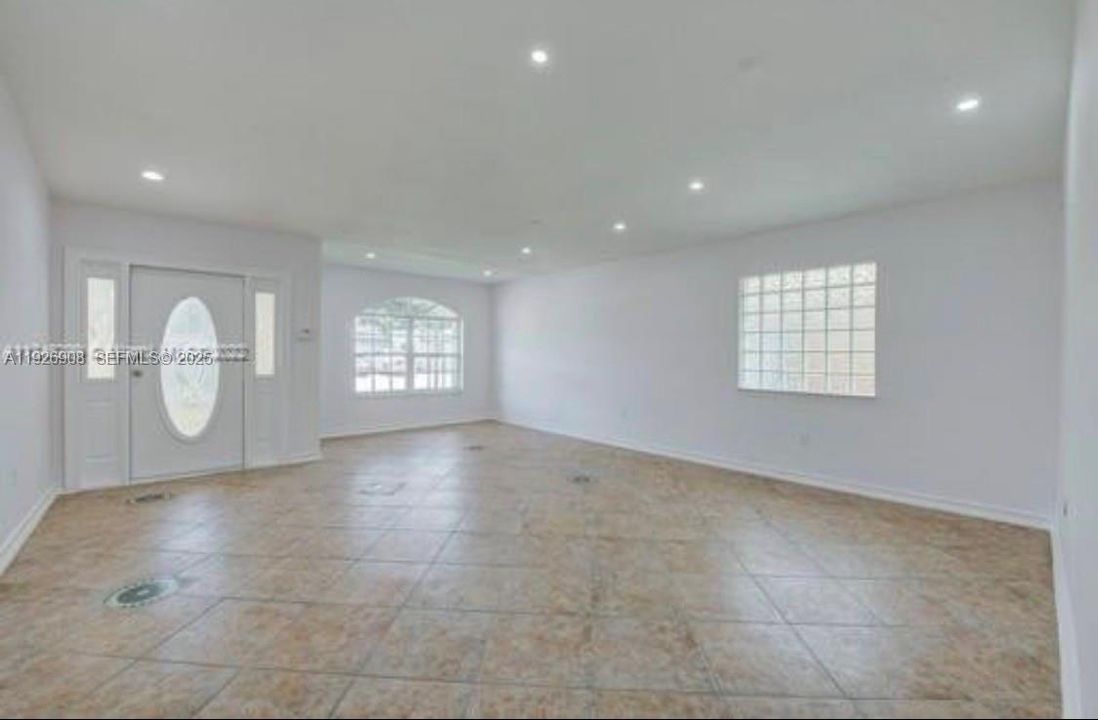 En Renta: $3,800 (4 camas, 2 baños, 1921 Pies cuadrados)