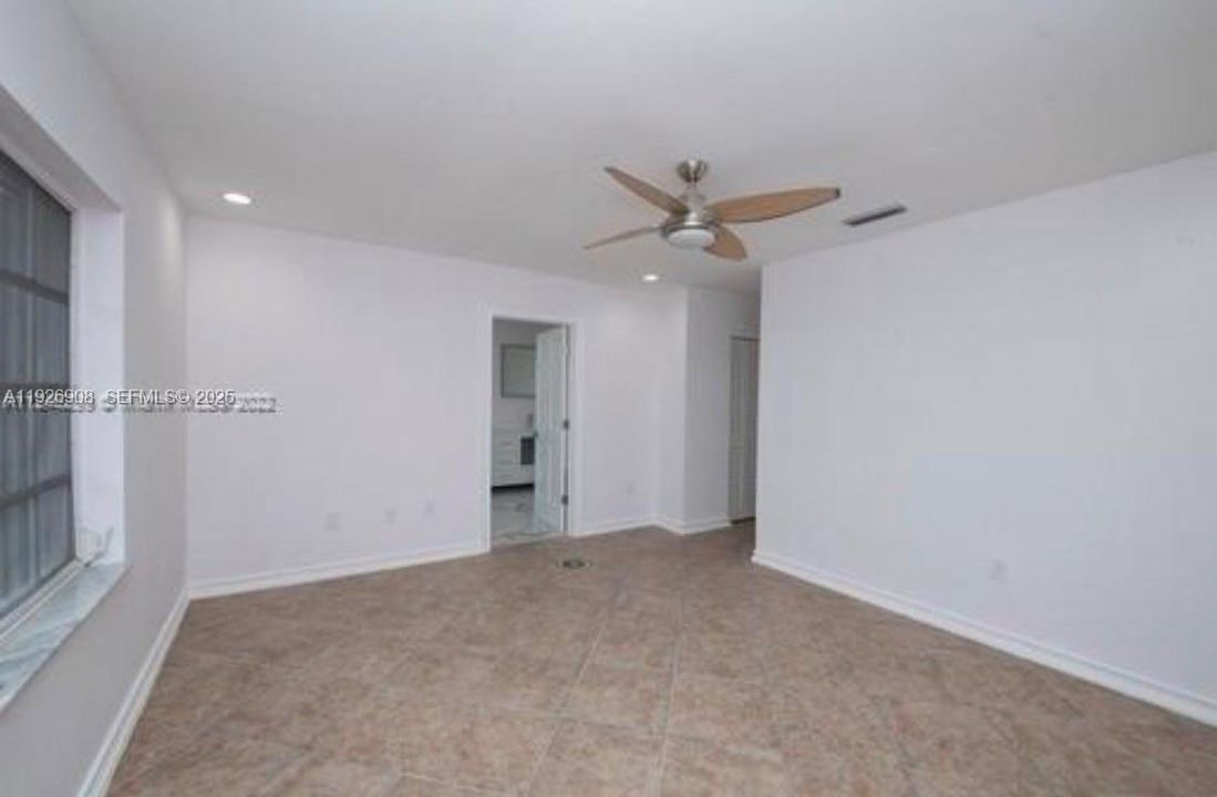 En Renta: $3,800 (4 camas, 2 baños, 1921 Pies cuadrados)