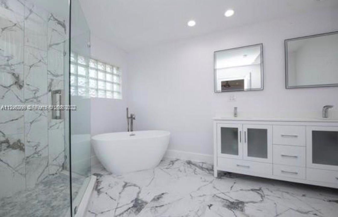 En Renta: $3,800 (4 camas, 2 baños, 1921 Pies cuadrados)