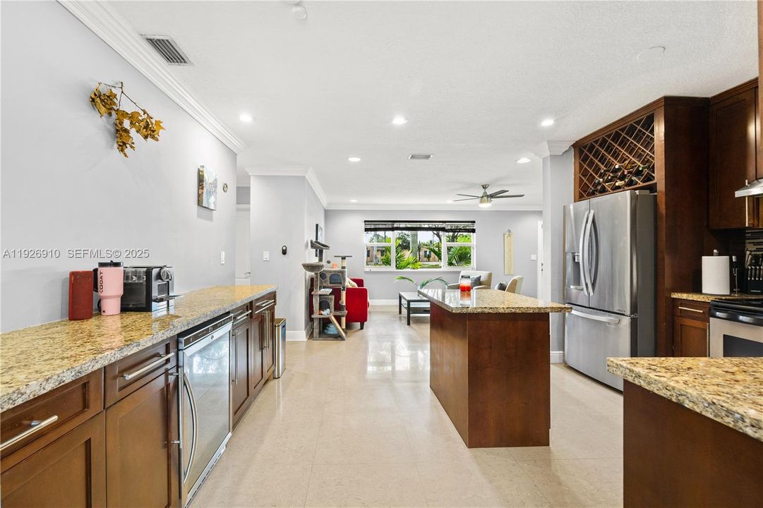 待售: $549,999 (4 贝兹, 2 浴室, 1761 平方英尺)