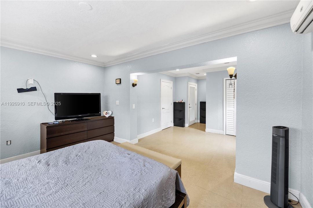 待售: $549,999 (4 贝兹, 2 浴室, 1761 平方英尺)