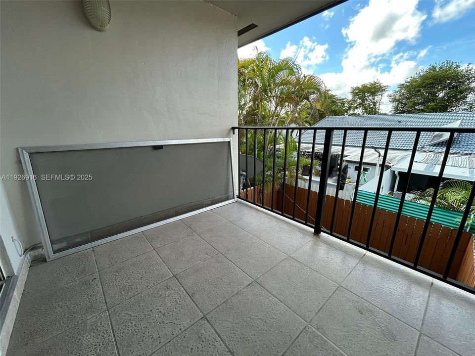 For Rent: $2,495 (2 beds, 2 baths, 1160 Square Feet)