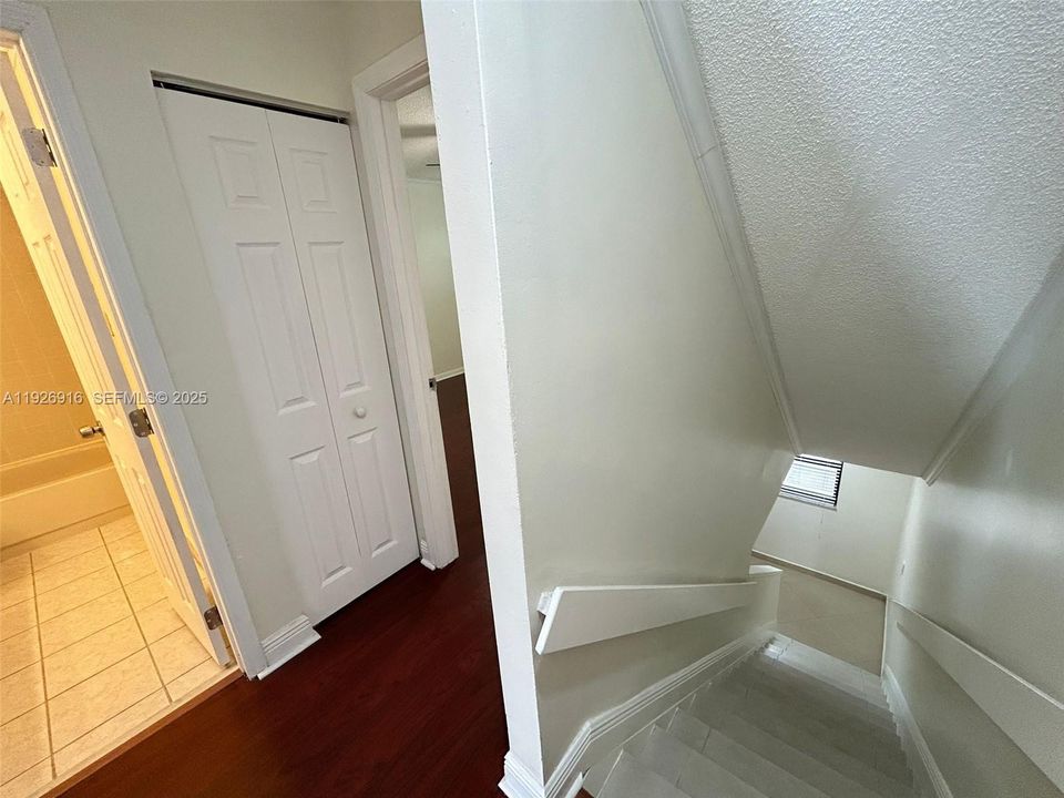 For Rent: $2,495 (2 beds, 2 baths, 1160 Square Feet)