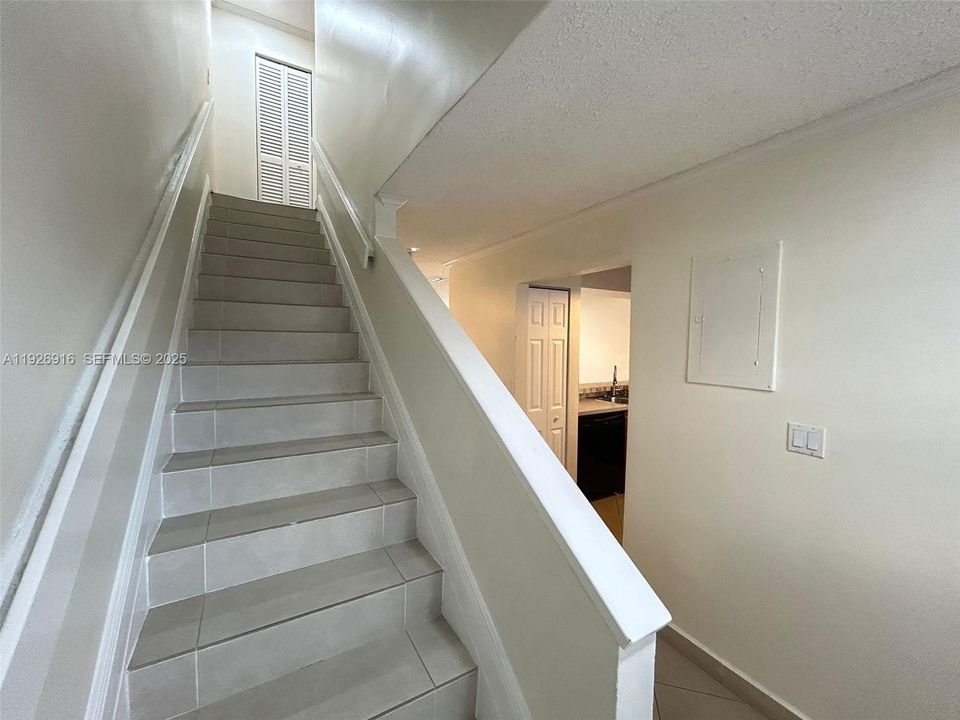 For Rent: $2,495 (2 beds, 2 baths, 1160 Square Feet)