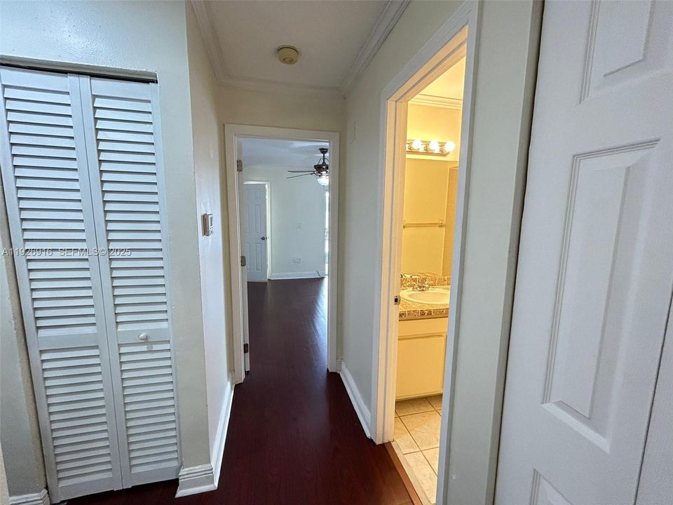 For Rent: $2,495 (2 beds, 2 baths, 1160 Square Feet)