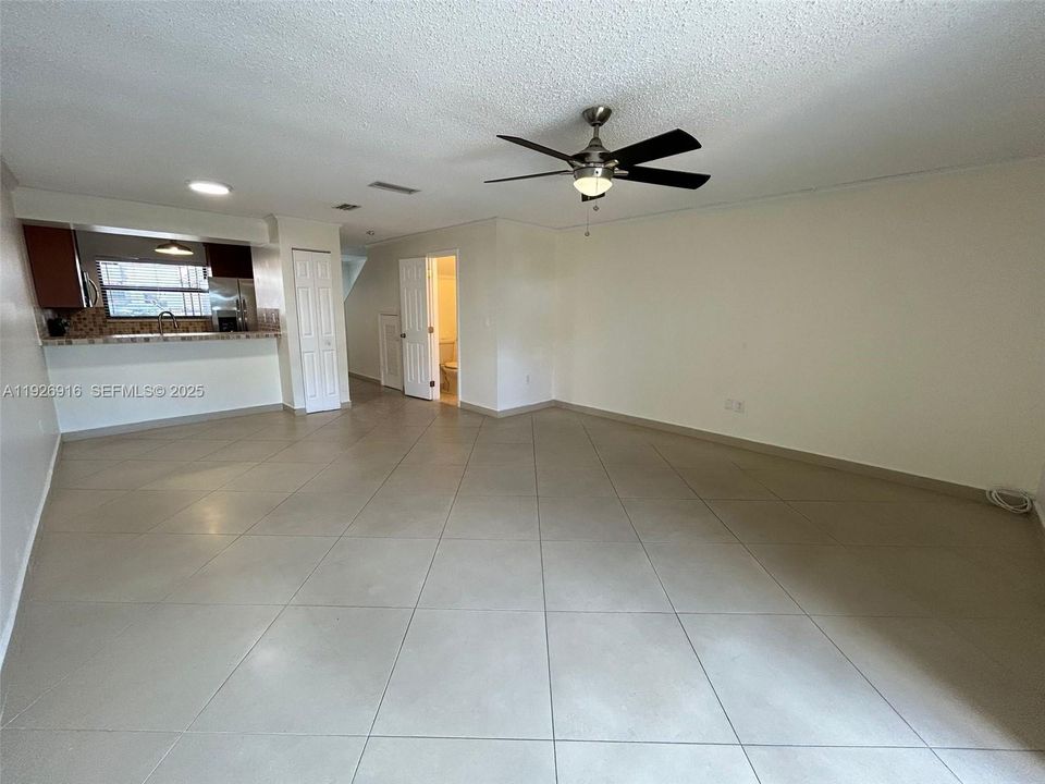 For Rent: $2,495 (2 beds, 2 baths, 1160 Square Feet)