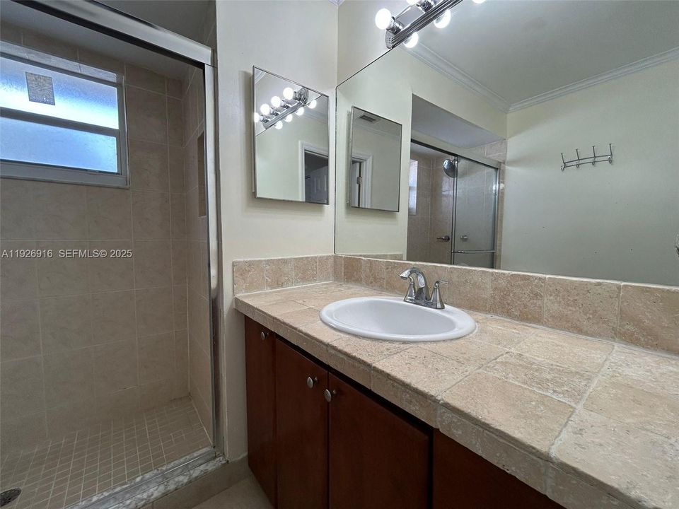 For Rent: $2,495 (2 beds, 2 baths, 1160 Square Feet)
