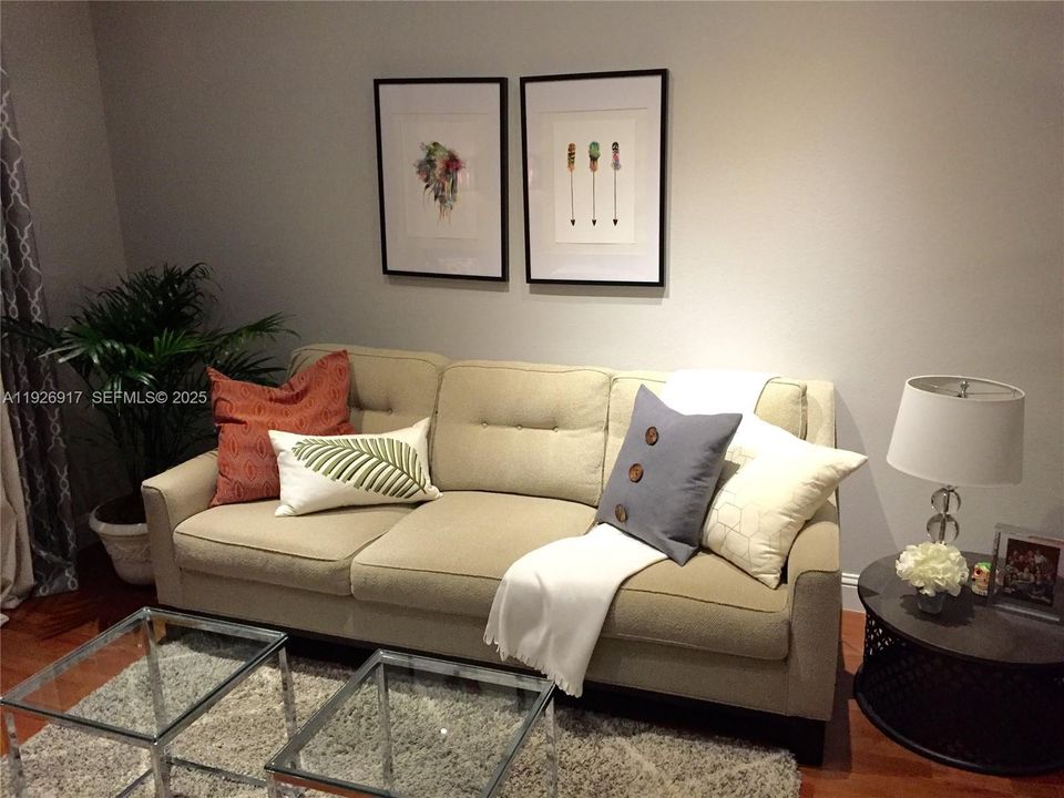 For Rent: $2,000 (1 beds, 1 baths, 586 Square Feet)