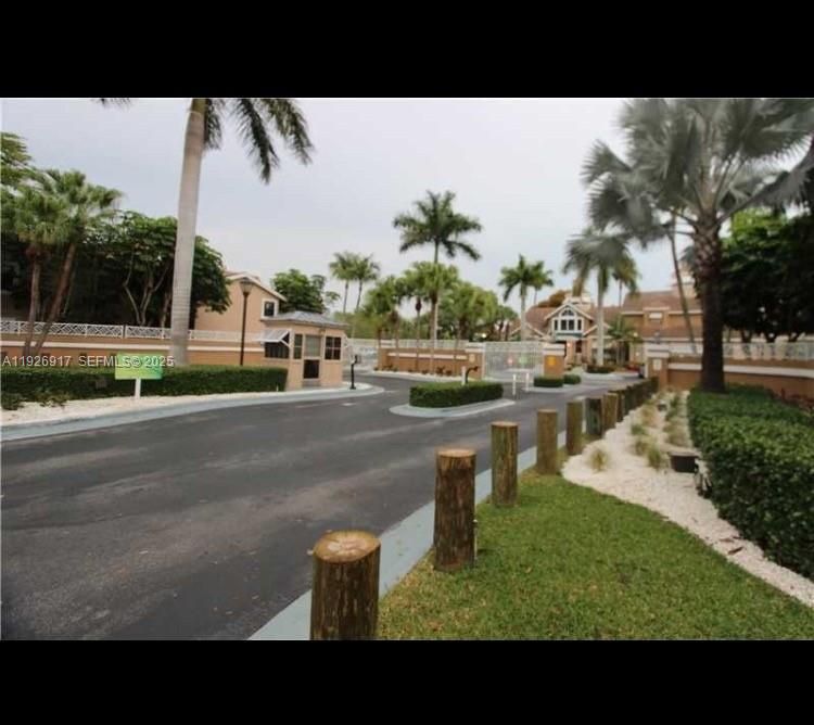 For Rent: $2,000 (1 beds, 1 baths, 586 Square Feet)