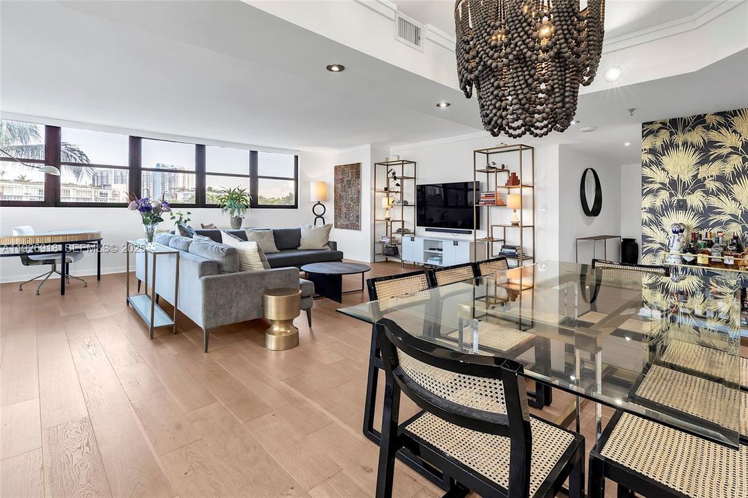 En Venta: $1,150,000 (2 camas, 2 baños, 1837 Pies cuadrados)