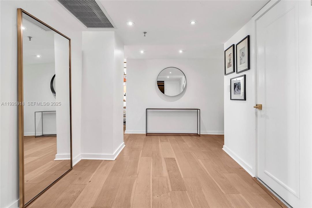 En Venta: $1,150,000 (2 camas, 2 baños, 1837 Pies cuadrados)