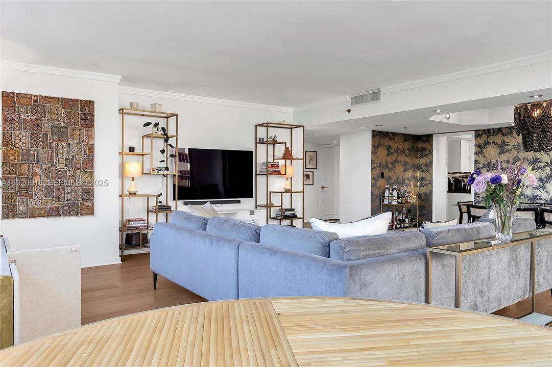 En Venta: $1,150,000 (2 camas, 2 baños, 1837 Pies cuadrados)