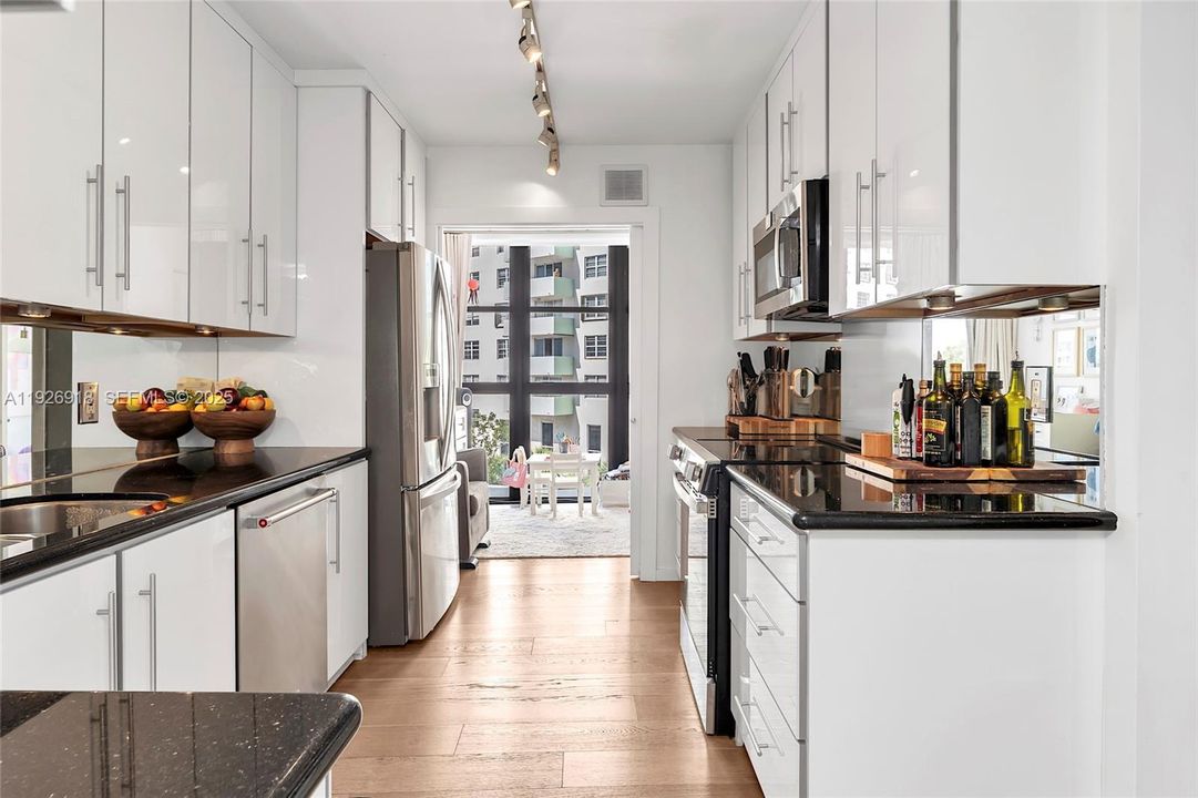 En Venta: $1,150,000 (2 camas, 2 baños, 1837 Pies cuadrados)