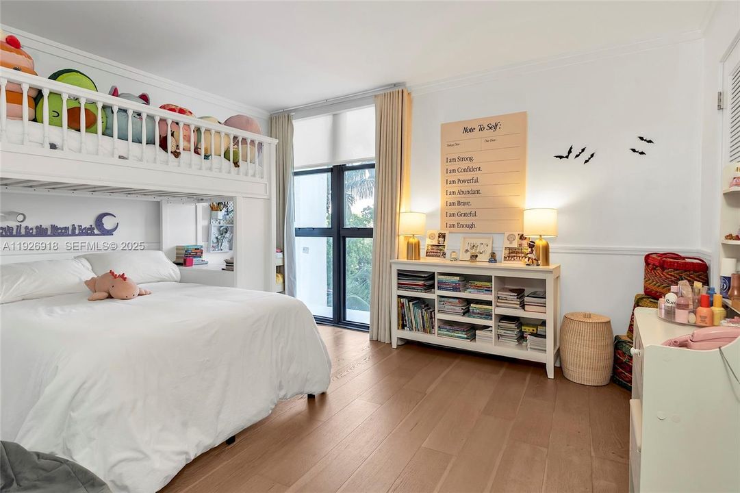 En Venta: $1,150,000 (2 camas, 2 baños, 1837 Pies cuadrados)