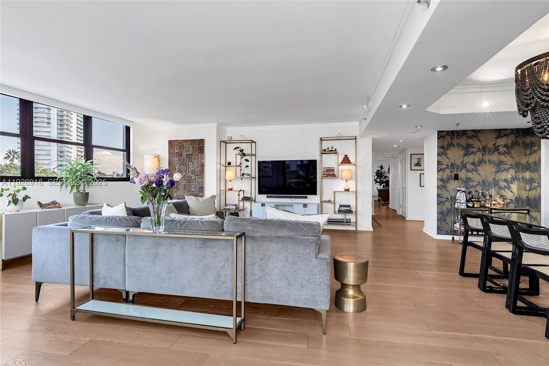 En Venta: $1,150,000 (2 camas, 2 baños, 1837 Pies cuadrados)