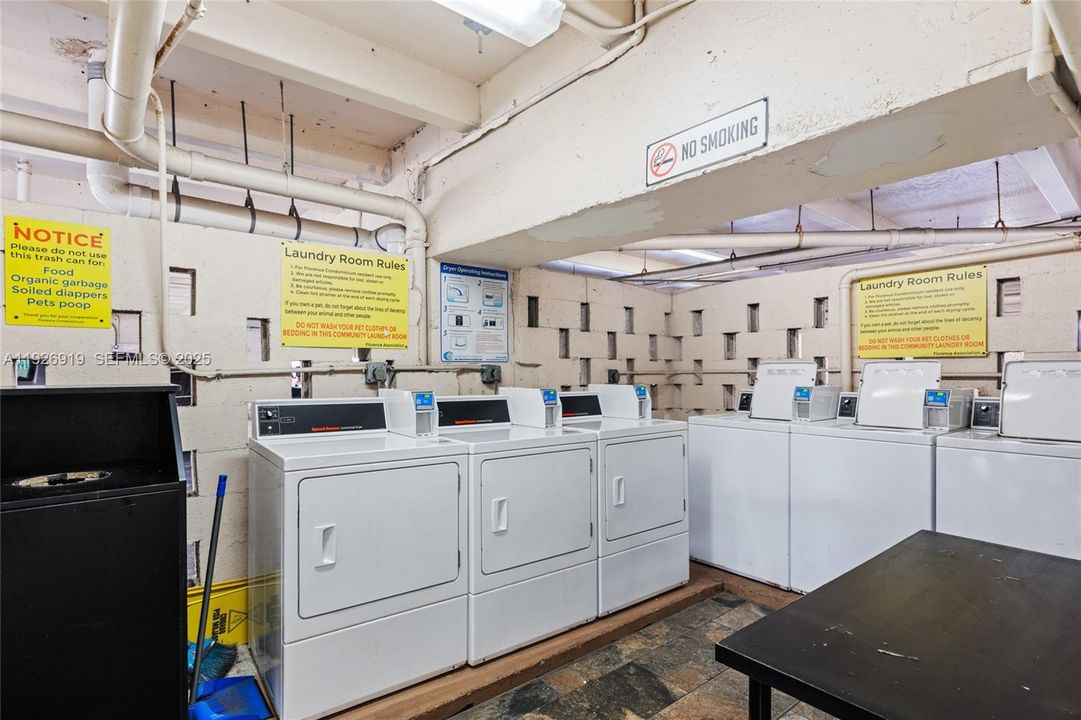 For Sale: $240,000 (2 beds, 2 baths, 935 Square Feet)