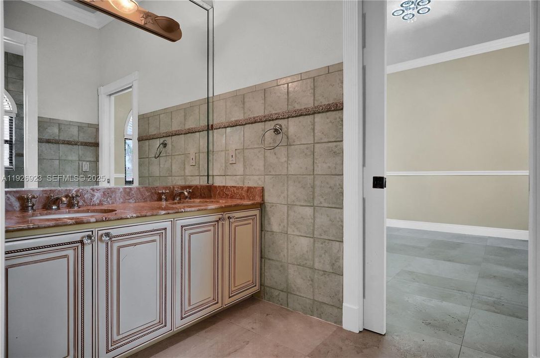 For Sale: $2,949,000 (8 beds, 7 baths, 6068 Square Feet)